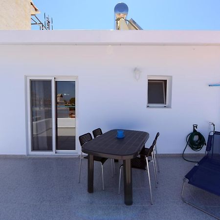 יאליסוס Happy Days Home Apartment Und Studio/Penthouse מראה חיצוני תמונה