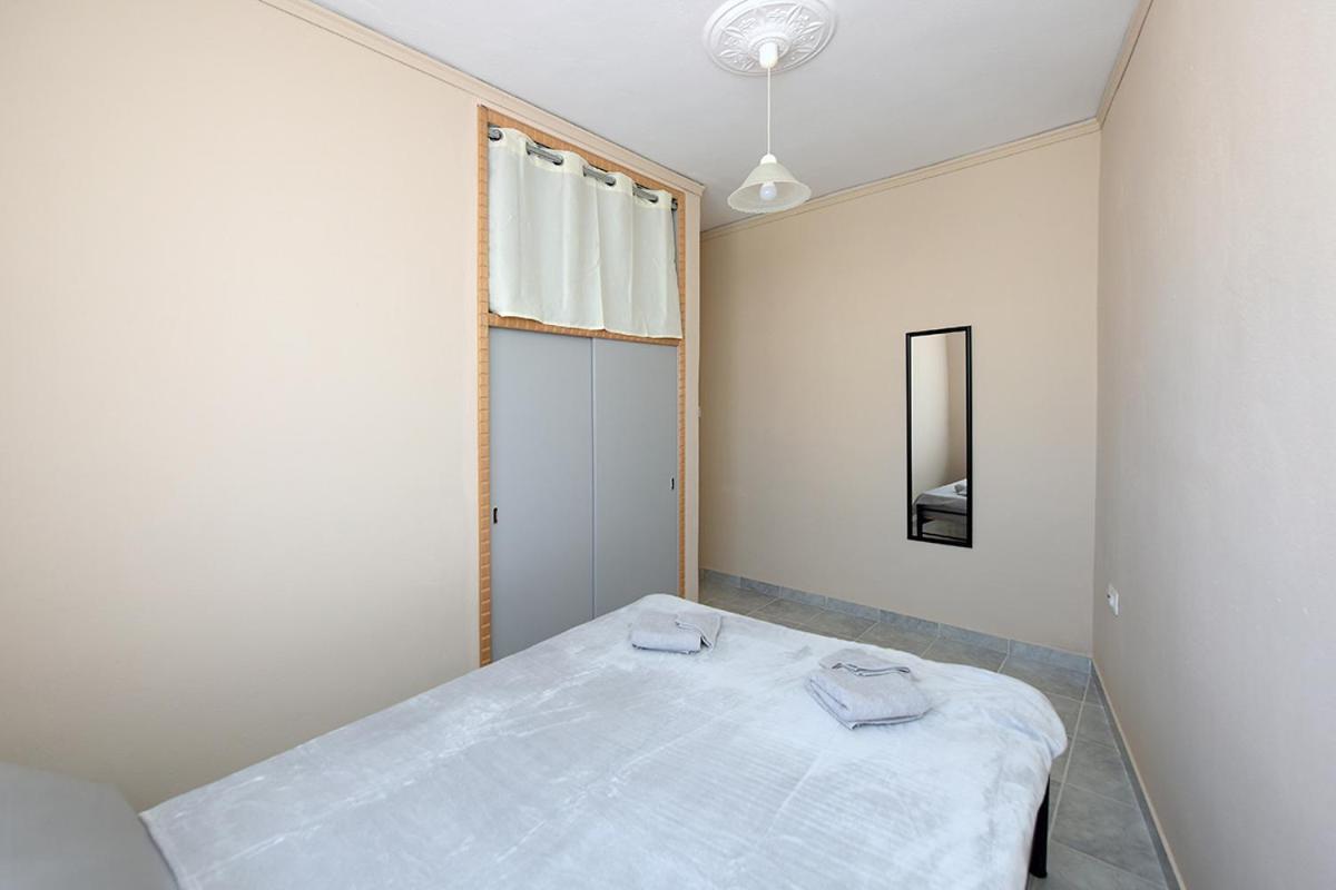 יאליסוס Happy Days Home Apartment Und Studio/Penthouse מראה חיצוני תמונה