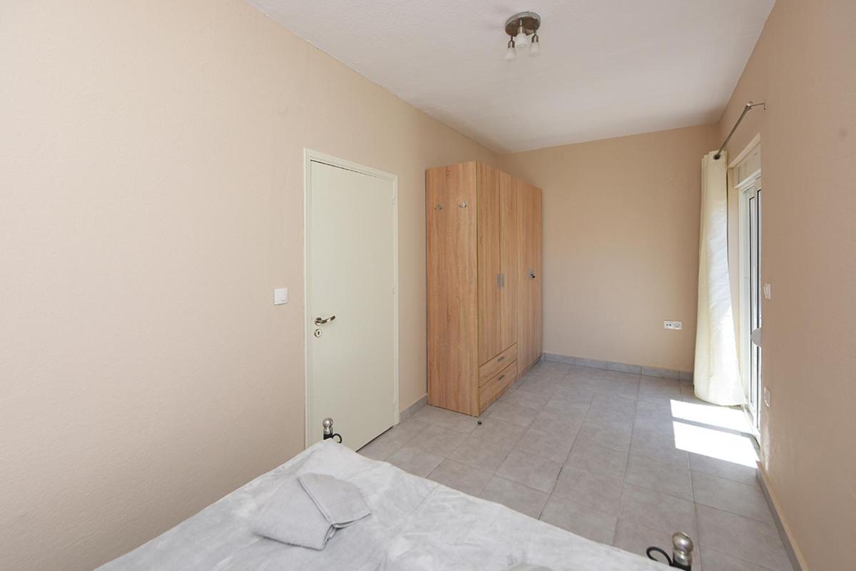 יאליסוס Happy Days Home Apartment Und Studio/Penthouse מראה חיצוני תמונה