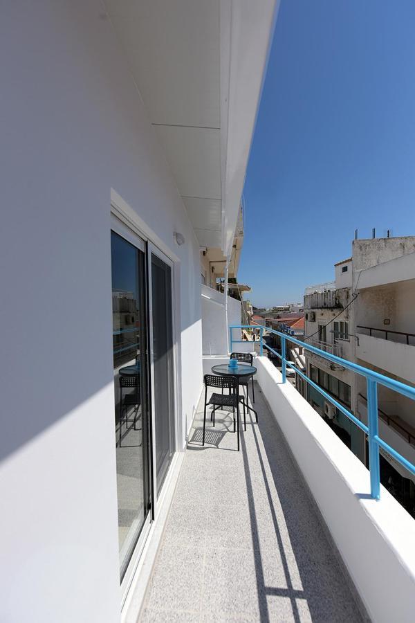 יאליסוס Happy Days Home Apartment Und Studio/Penthouse מראה חיצוני תמונה