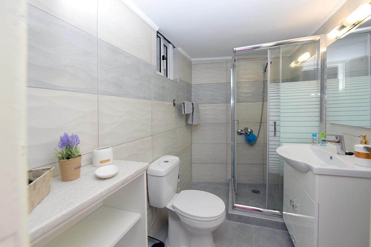 יאליסוס Happy Days Home Apartment Und Studio/Penthouse מראה חיצוני תמונה