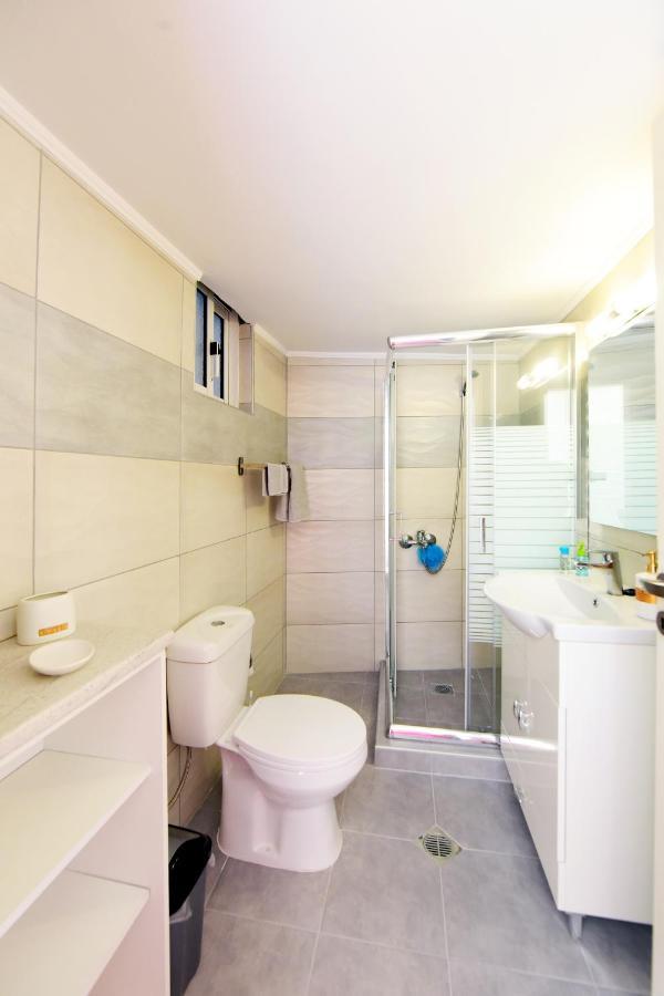 יאליסוס Happy Days Home Apartment Und Studio/Penthouse מראה חיצוני תמונה